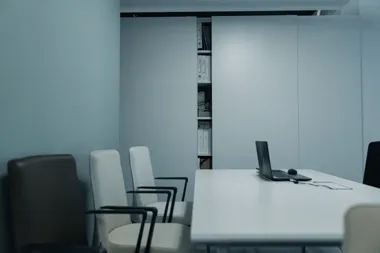 Jak wybrać sejf do domu na dokumenty, gotówkę i kosztowności?