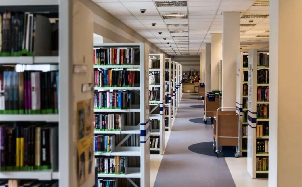 Biblioteka w Oświęcimiu zaprasza na rodzinne warsztaty bożonarodzeniowe