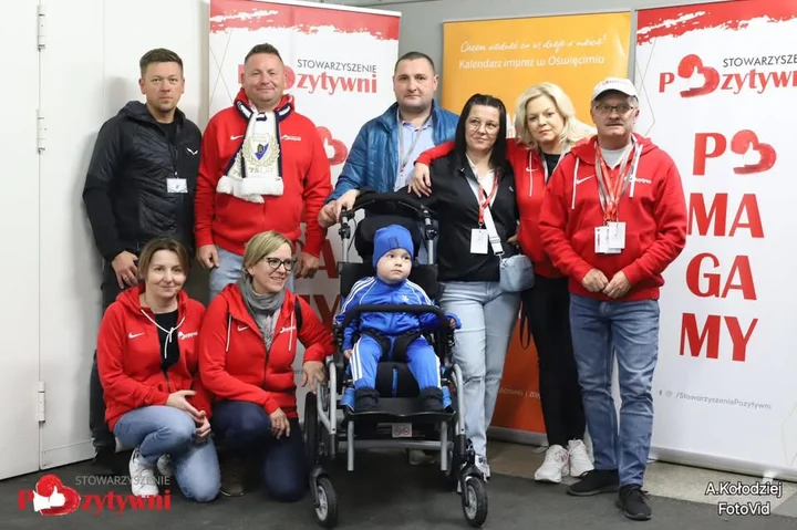 Grafika promocyjna wydarzenia Pozytywny Teddy Bear Toss — pluszaki na meczu Unii Oświęcim (2 stycznia 2026)