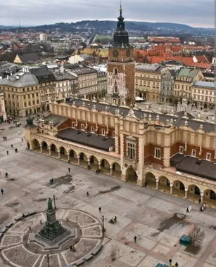 Grafika promocyjna wydarzenia Historia w trzech aktach: Oświęcim – Kraków – Wieliczka — wyjazd 19–21 czerwca