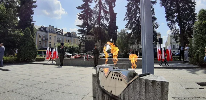Od Grobu Nieznanego Żołnierza po park Hallera. Wojskowe obchody w Oświęcimiu