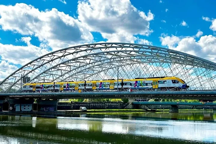 Pociągiem za złotówkę. Małopolska szykuje ulgę na Dzień Dziecka i weekend