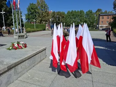 W Oświęcimiu oddadzą hołd ofiarom wojny. Będą kwiaty i hymn