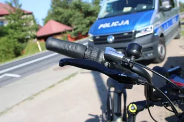 Jechała slalomem o świcie. Rowerzystka miała 0,9 promila w Polance Wielkiej