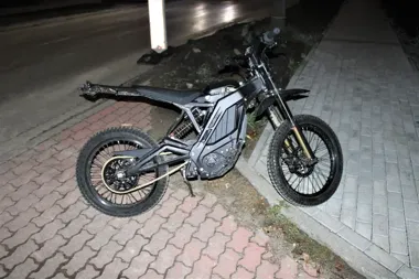Potrącił policjanta na elektrycznym crossie. Test wykazał amfetaminę