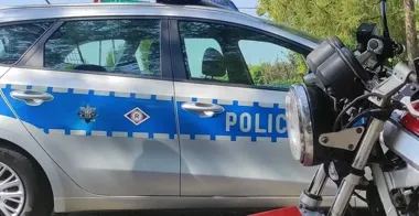 77 km/h w Osieku i brak uprawnień - motocyklistę zatrzymała drogówka