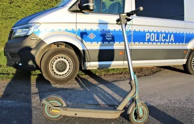 15-latek na hulajnodze bez kasku i blokady - mandat trafił do matki