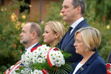 Dwa miejsca pamięci i jedna rocznica. W Oświęcimiu uczczono ofiary sowieckiego terroru