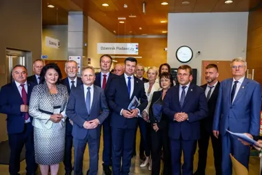 Małopolska z absolutorium. W budżecie wyraźnie dominują drogi, kolej i zdrowie